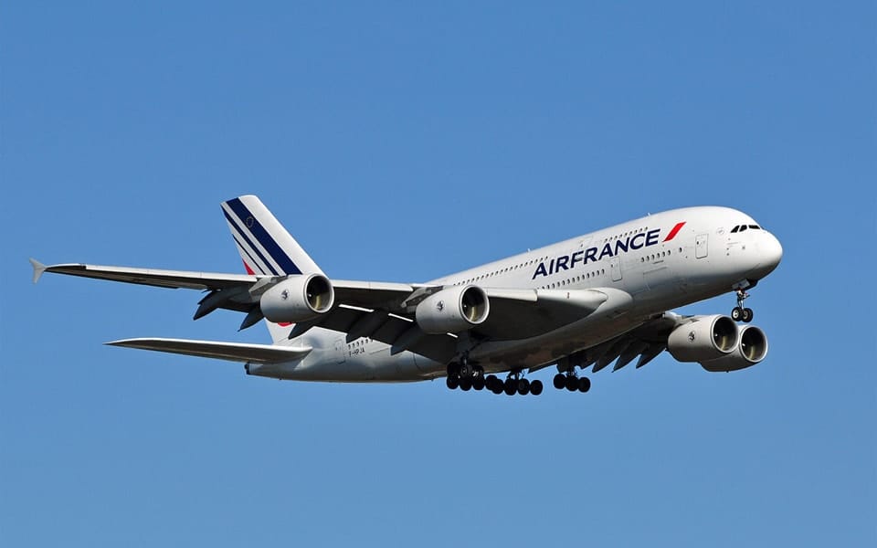 Airbus A380 er verdens største passagerfly - flyvere.dk