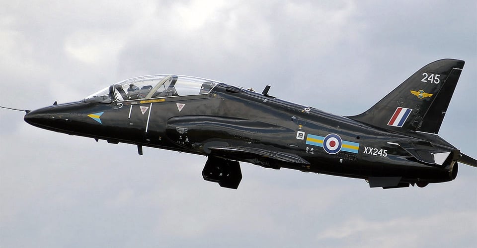 BAE Systems Hawk. Hawk er et britisk produceret militært trænings- og kampfly, der er i operationel tjeneste over hele verden. Se mere på flyvere.dk
