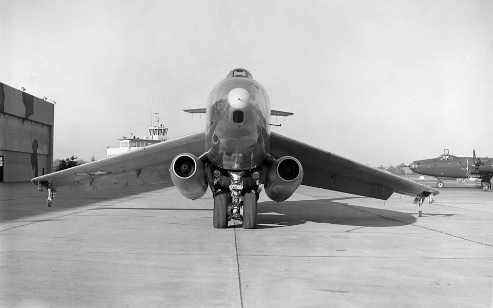 Martin XB-51. Tandem hjulsæt og indkapslede motorer på fuselagen.